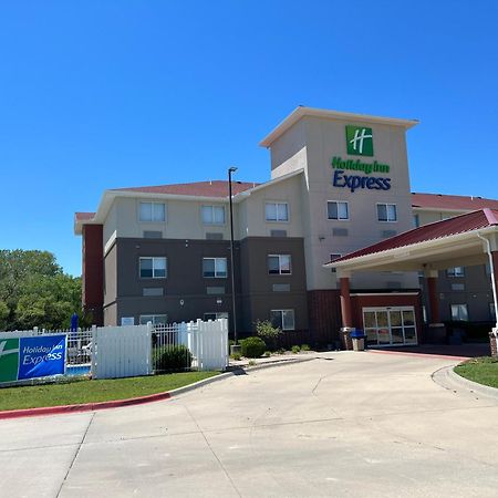Holiday Inn Express - Wichita North - Park City By Ihg エクステリア 写真